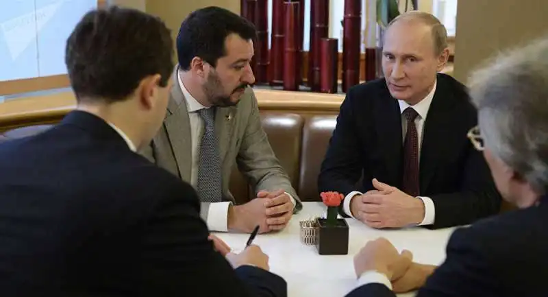 vladimir putin con matteo salvini