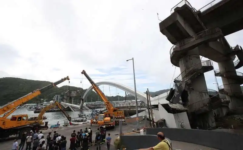 crollo ponte taiwan 5