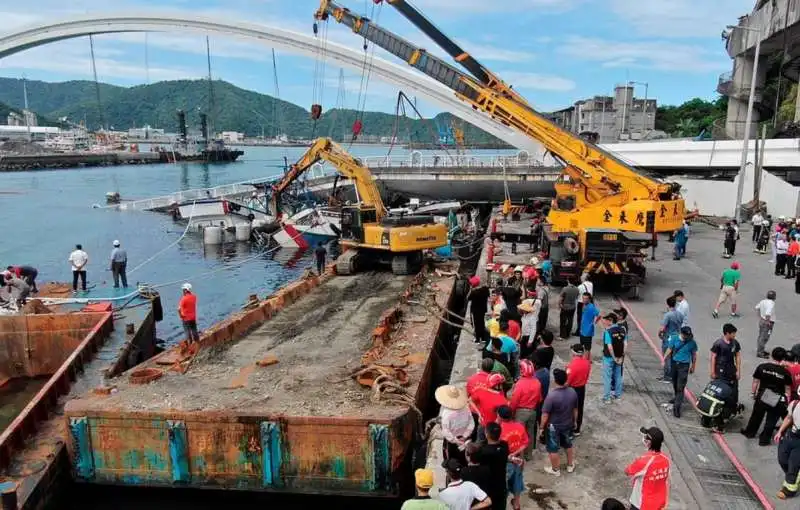 crollo ponte taiwan 6