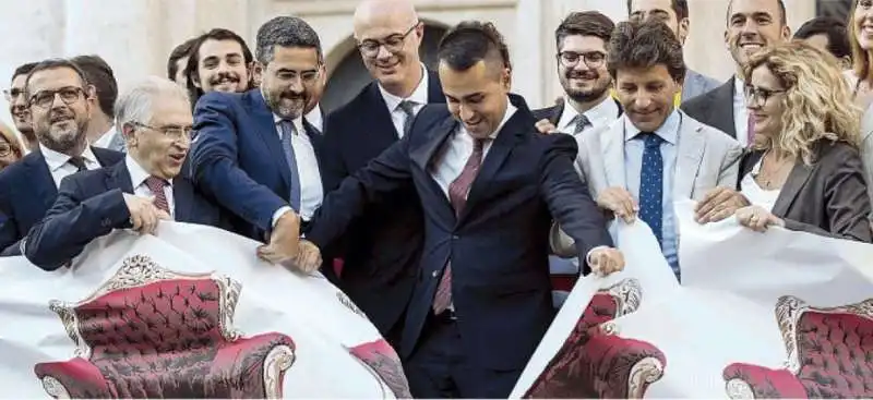 DI MAIO E IL TAGLIO DEI PARLAMENTARI