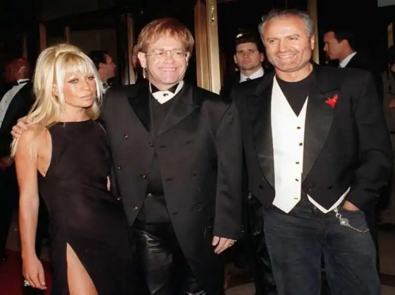 Elton John Donatella e Gianni Versace 