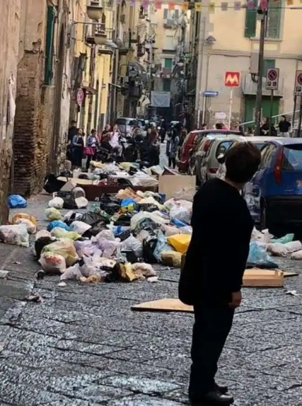 emergenza rifiuti a napoli 6