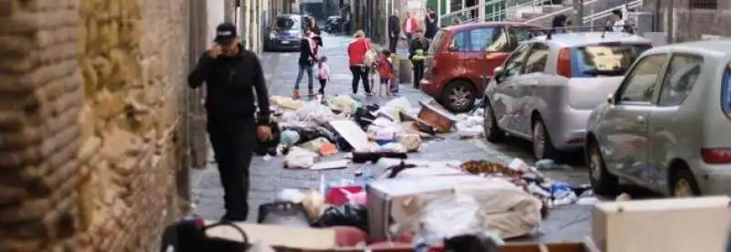 emergenza rifiuti a napoli 7