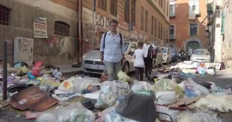 emergenza rifiuti a napoli 9