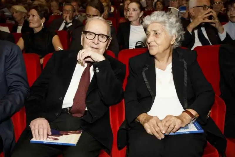 ennio morricone con la moglie maria travia