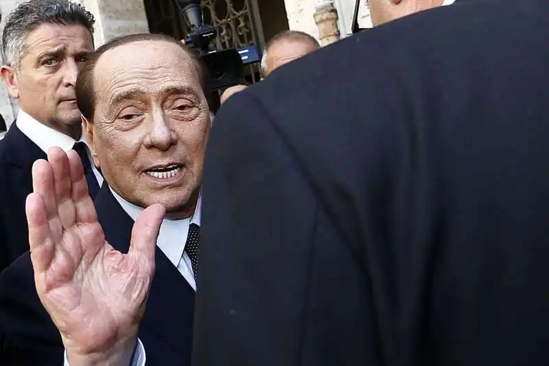 funerali di paolo bonaiuti   incontro tra silvio berlusconi e angelino alfano 1