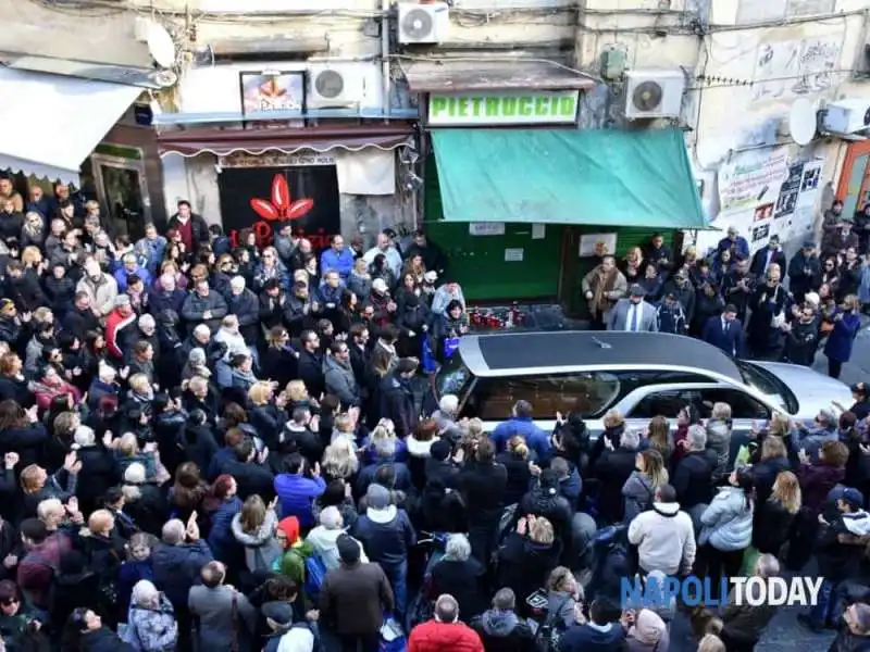 funerali di pietruccio a napoli