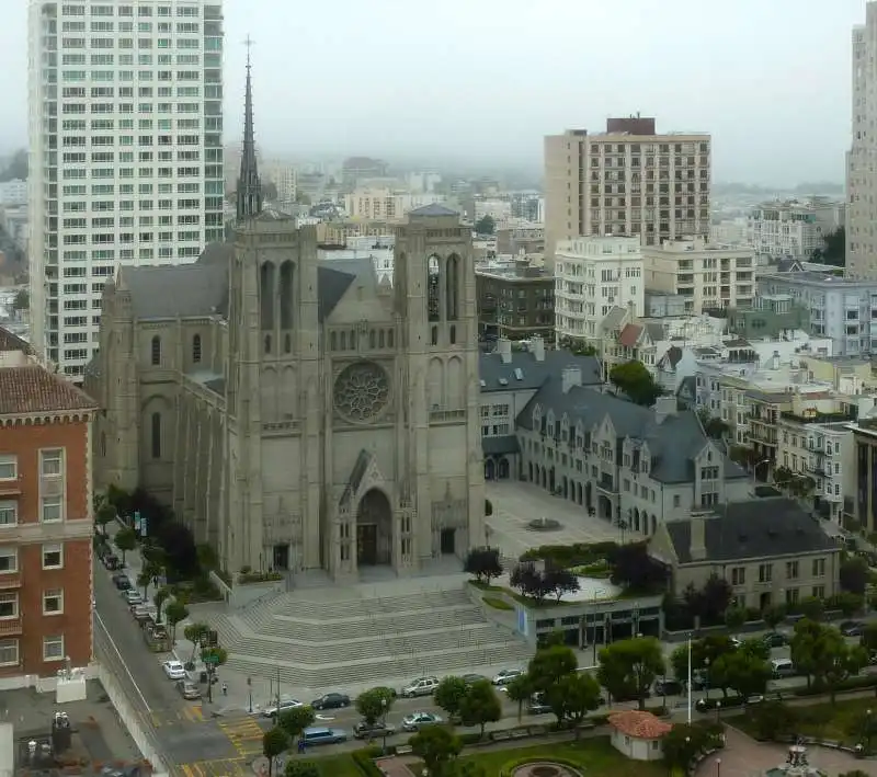 grace cathedral di san francisco 4