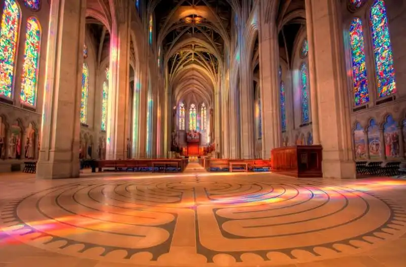 grace cathedral di san francisco 5