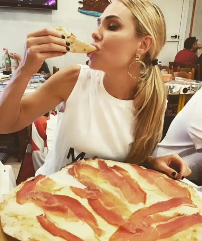 ilary blasi pizza ig