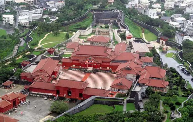 incendio al castello shuri di okinawa 17