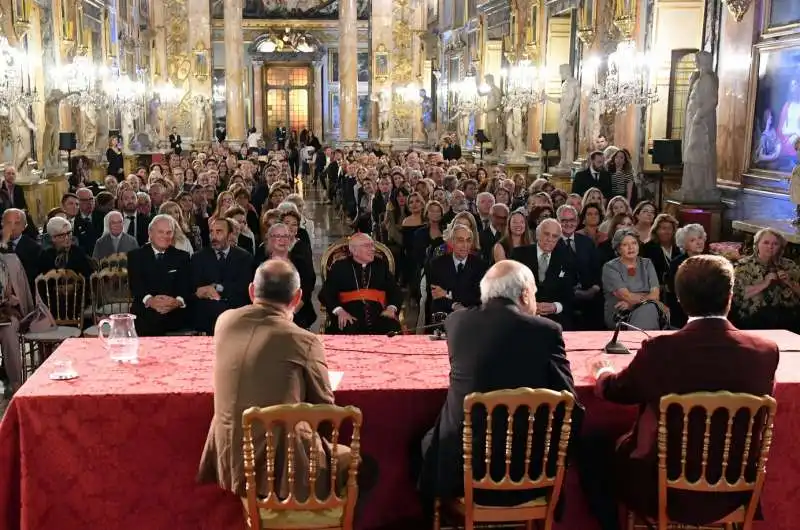 invitati alla presentazio del libro di jean paul troili  foto di bacco