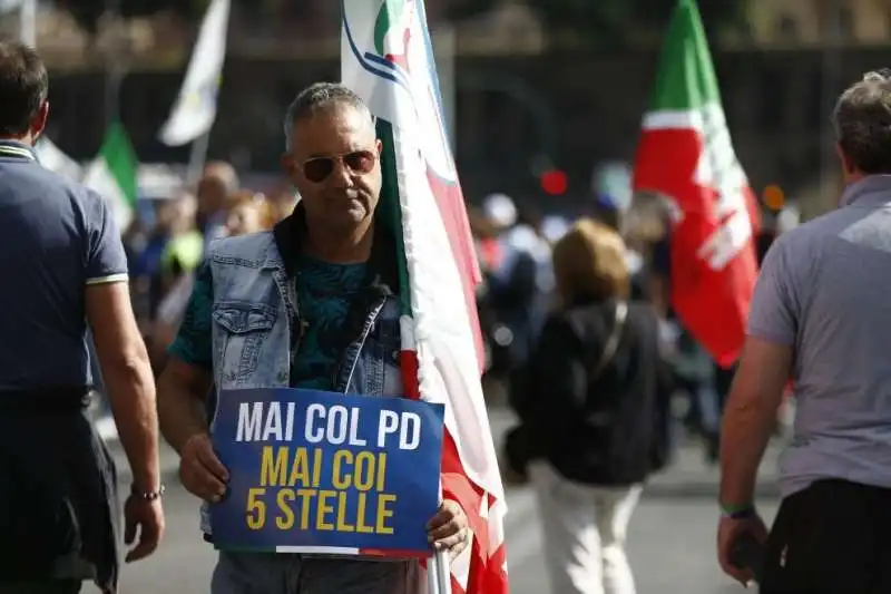 la manifestazione del centrodestra a piazza san giovanni    18