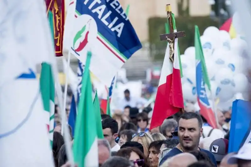 la manifestazione del centrodestra a piazza san giovanni    27