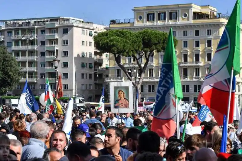 la manifestazione del centrodestra a piazza san giovanni    6