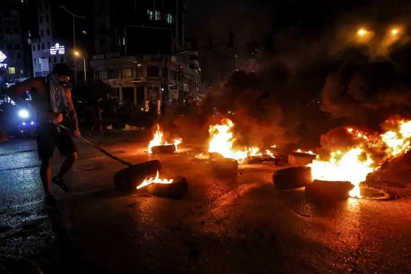 libano   proteste per il carovita  