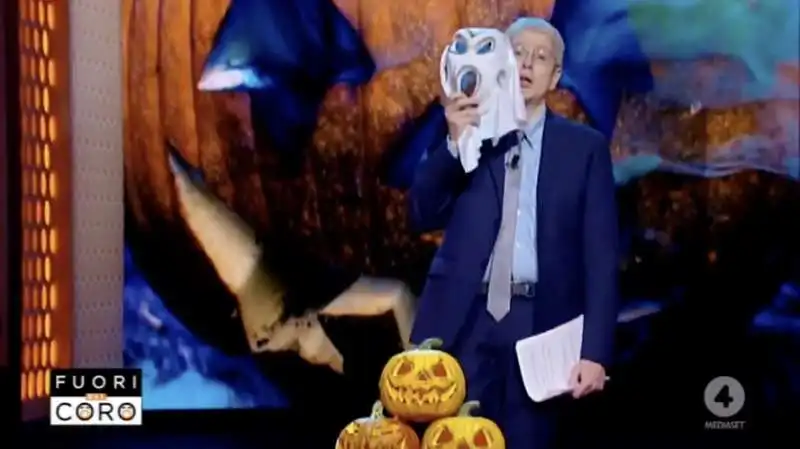 mario giordano contro halloween