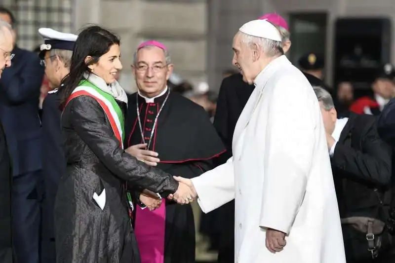 papa francesco e virginia raggi 8