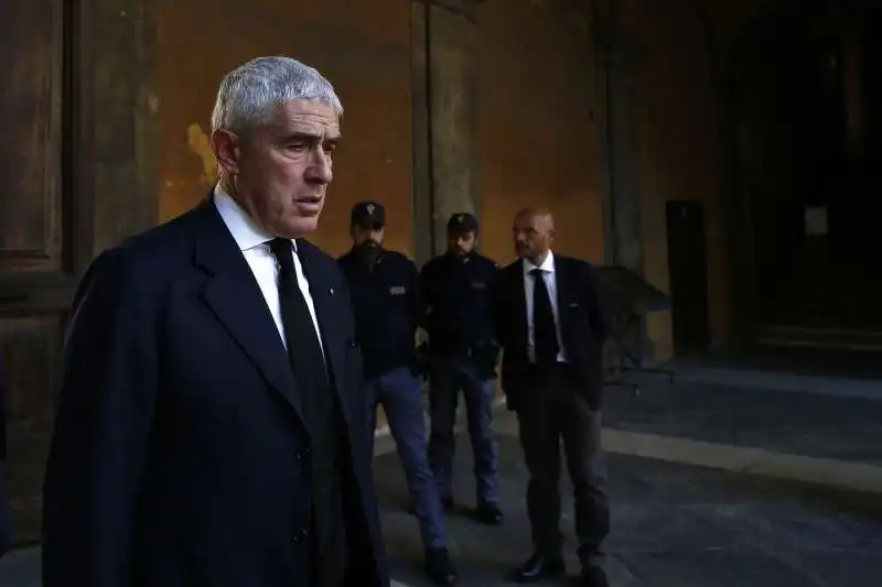 pierferdinando casini ai funerali di paolo bonaiuti 7