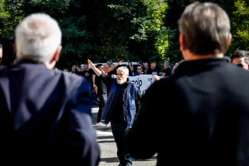 predappio, raduno di fascisti per l'anniversario della marcia su roma 33