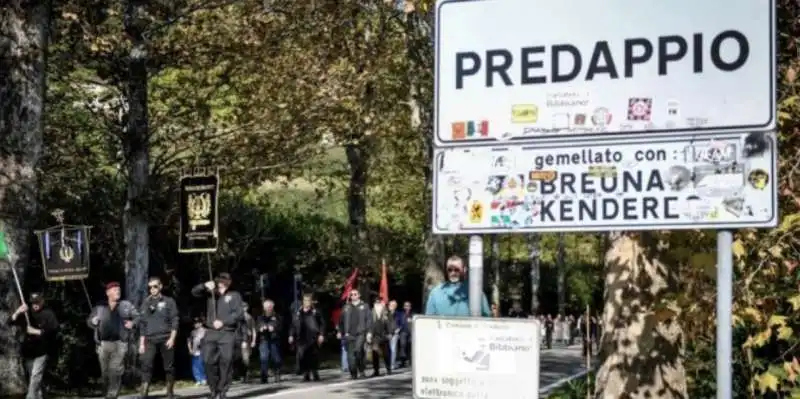 predappio, raduno di fascisti per l'anniversario della marcia su roma 46