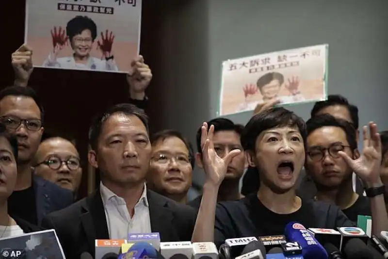 proteste contro carrie lam