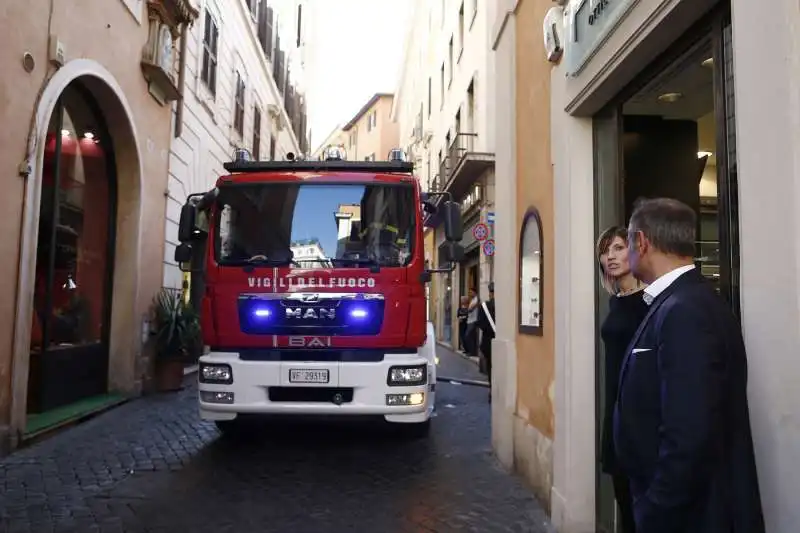 roma, incendio nel palazzo dell'ordine dei giornalisti 21