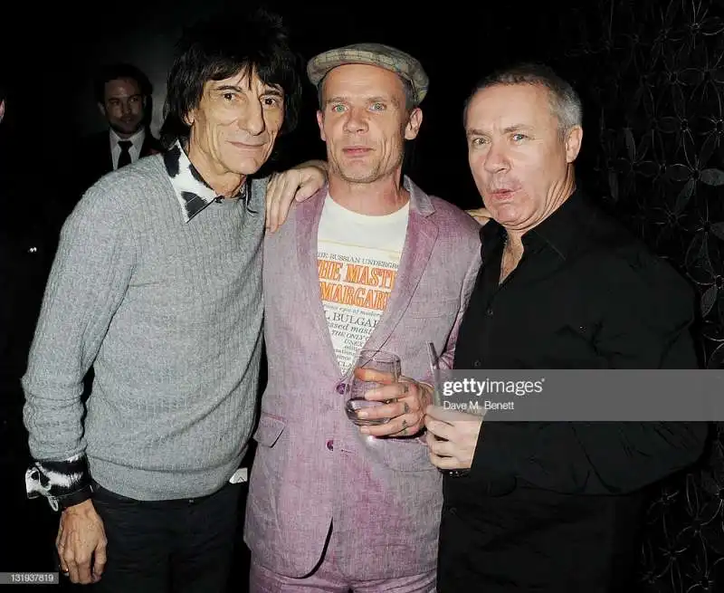 ronnie wood, flea e damien hirst