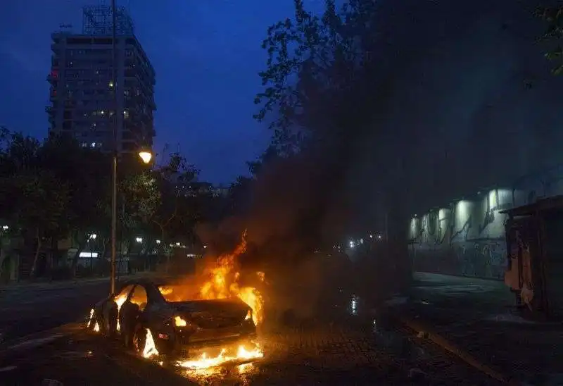 scontri e proteste in cile  5