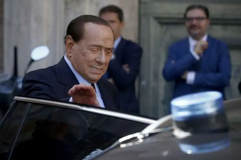 silvio berlusconi ai funerali di paolo bonaiuti 2