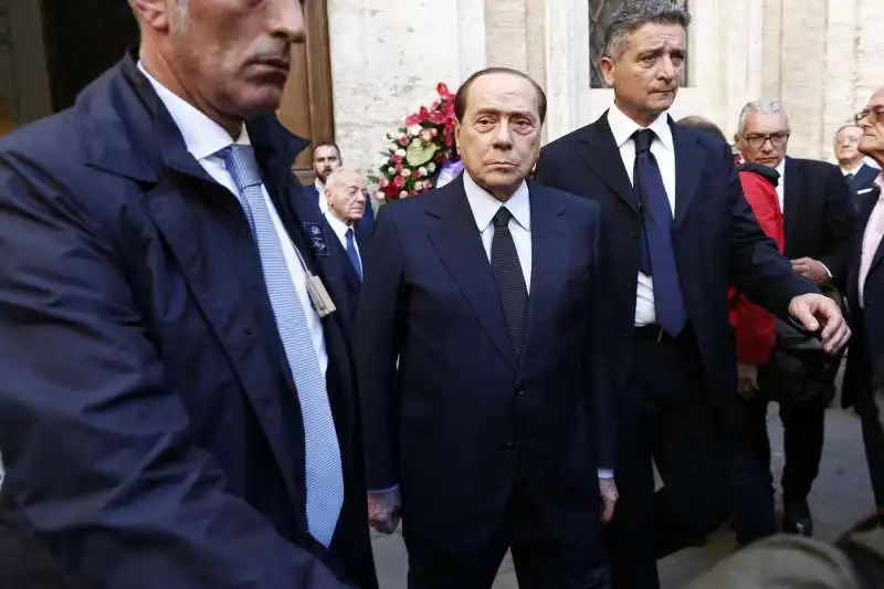 silvio berlusconi funerali di paolo bonaiuti 3