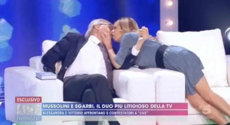 vittorio sgarbi bacia alessandra mussolini