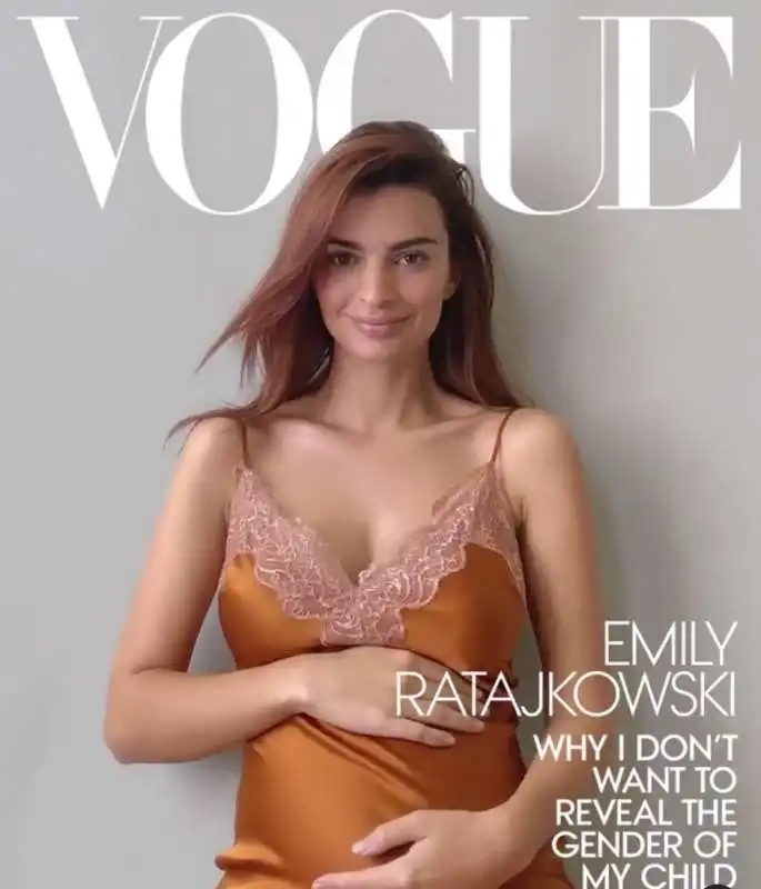 emily ratajkowski  8