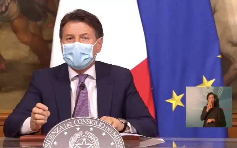 GIUSEPPE CONTE – CONFERENZA DECRETO RISTORI 1