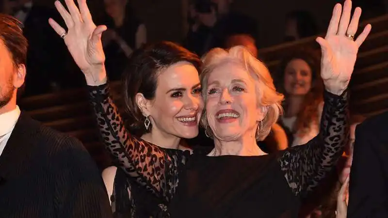 holland taylor e sarah paulson 11