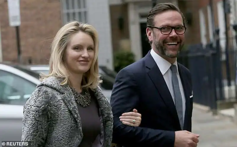 james murdoch con la moglie kathryn