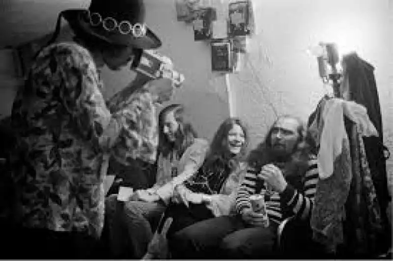 jimi hendrix filma janis joplin e sam andrews