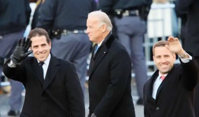 joe biden nel 2009 con i figli hunter e beau