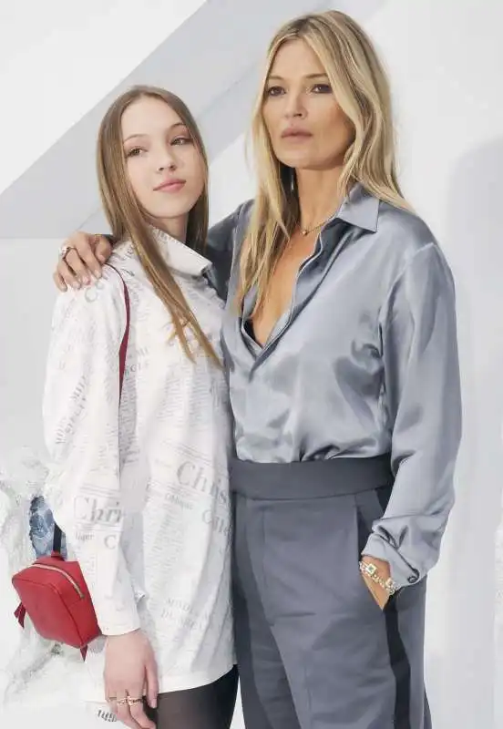 kate moss e la figlia lila grace  1