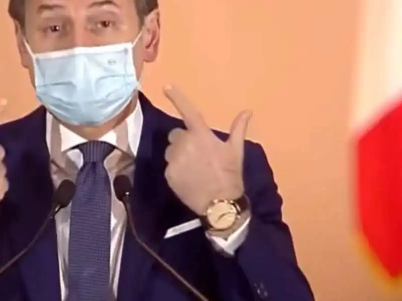 l orologio di conte durante la diretta