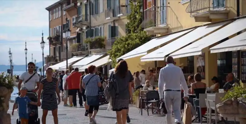 lo spot del comune di lazise 16