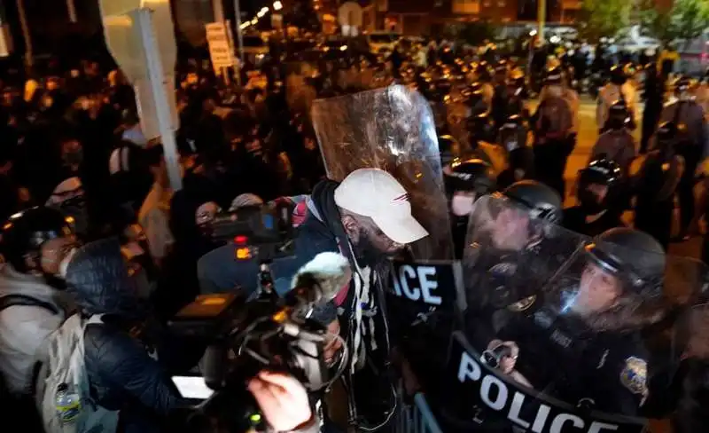 proteste e vandalismo a philadelphia 3