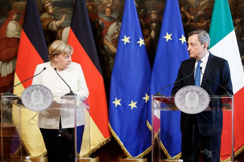 angela merkel mario draghi 12