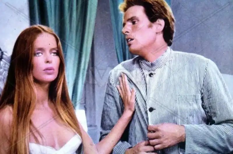 barbara bach giuliano gemma   il maschio ruspante 