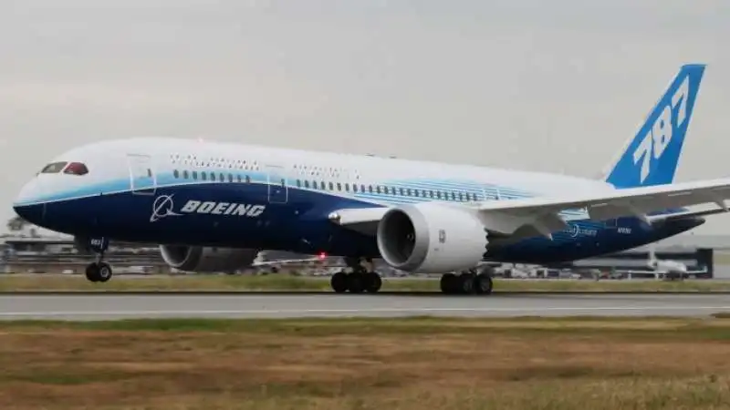 boeing 787 dreamliner  