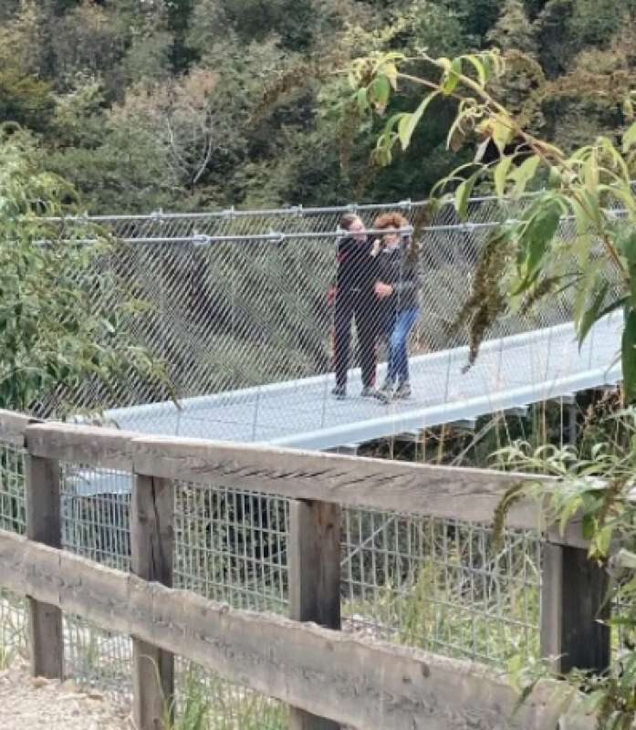 carabiniera salva madre che voleva suicidarsi dal ponte tibetano di perarolo 1