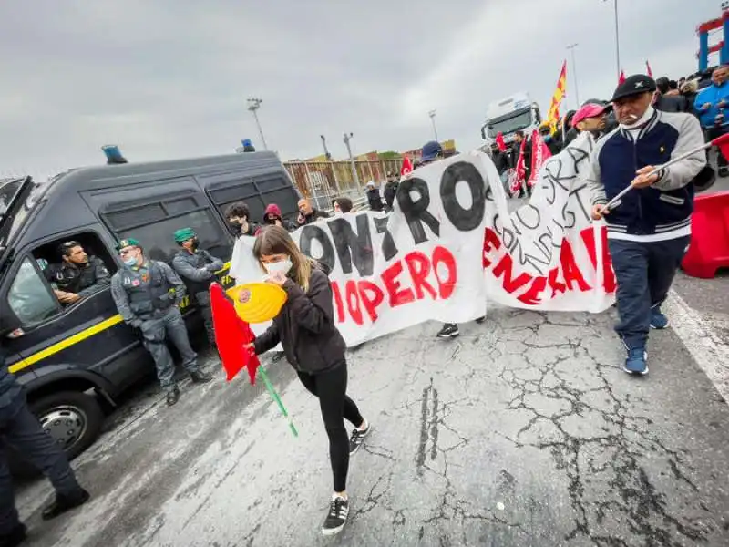 centri sociali e disoccupati a napoli 3