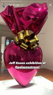 chiara ferragni a palazzo strozzi per la mostra di jeff koons