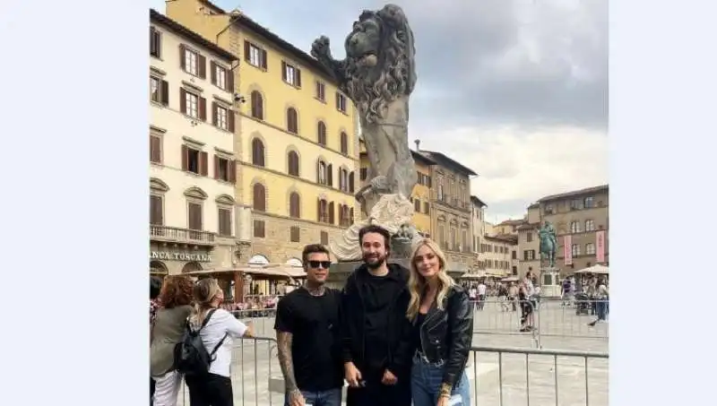 chiara ferragni e fedez a firenze con francesco vezzoli  