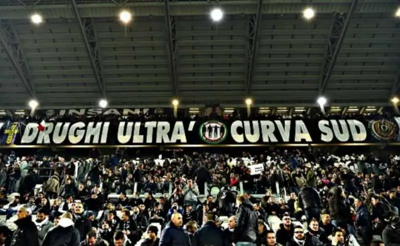 drughi TIFOSI ULTRA DELLA juventus